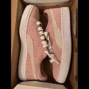 Pink Pumas Suede Classic XXI Jr. Size 4.5